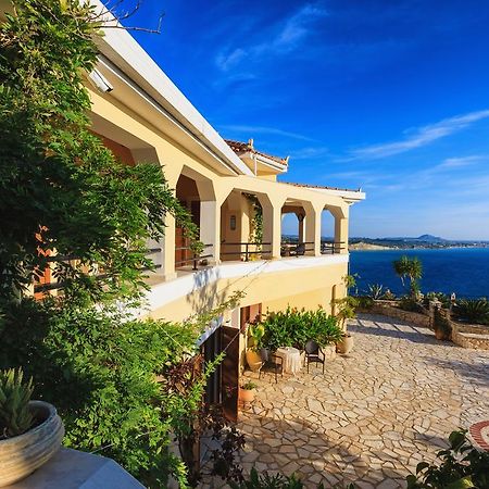 Villa Akros And Suites Keri ภายนอก รูปภาพ
