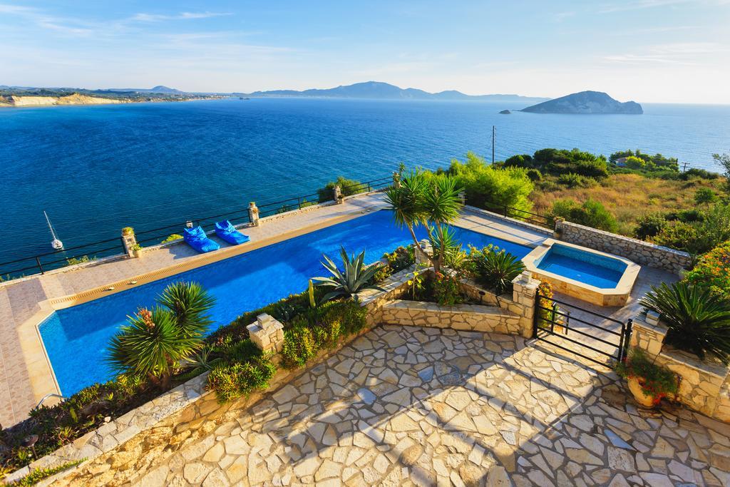 Villa Akros And Suites Keri ภายนอก รูปภาพ
