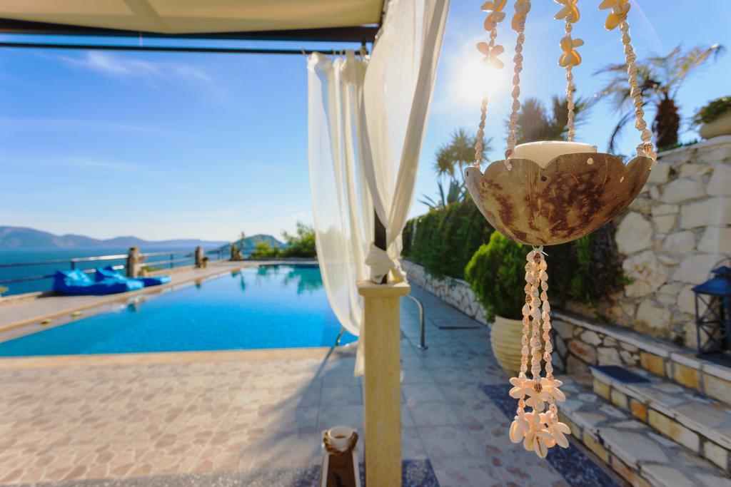 Villa Akros And Suites Keri ภายนอก รูปภาพ