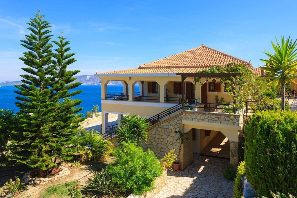 Villa Akros And Suites Keri ภายนอก รูปภาพ