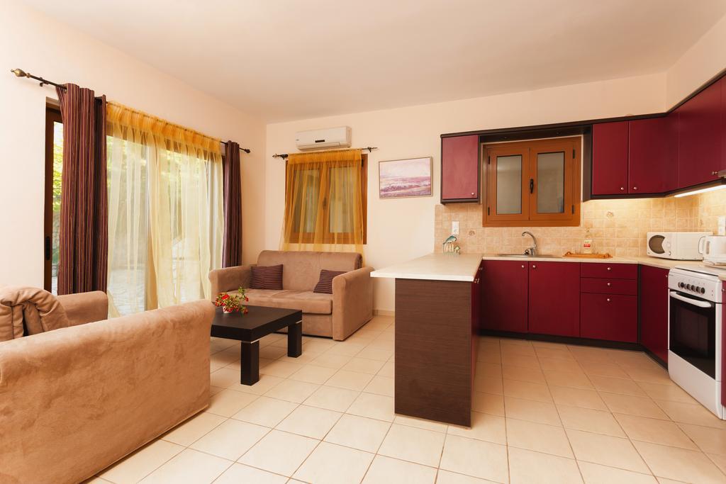 Villa Akros And Suites Keri ภายนอก รูปภาพ