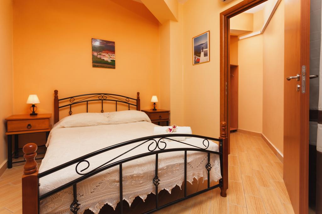 Villa Akros And Suites Keri ภายนอก รูปภาพ
