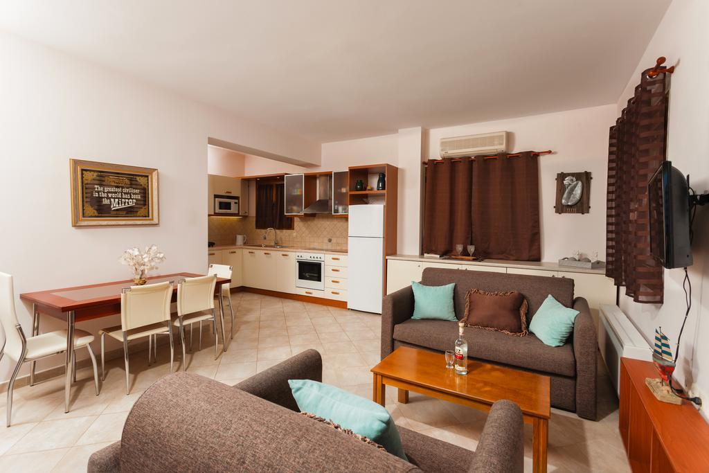 Villa Akros And Suites Keri ภายนอก รูปภาพ